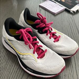 Saucony Women's White and Pink Athletic Shoes